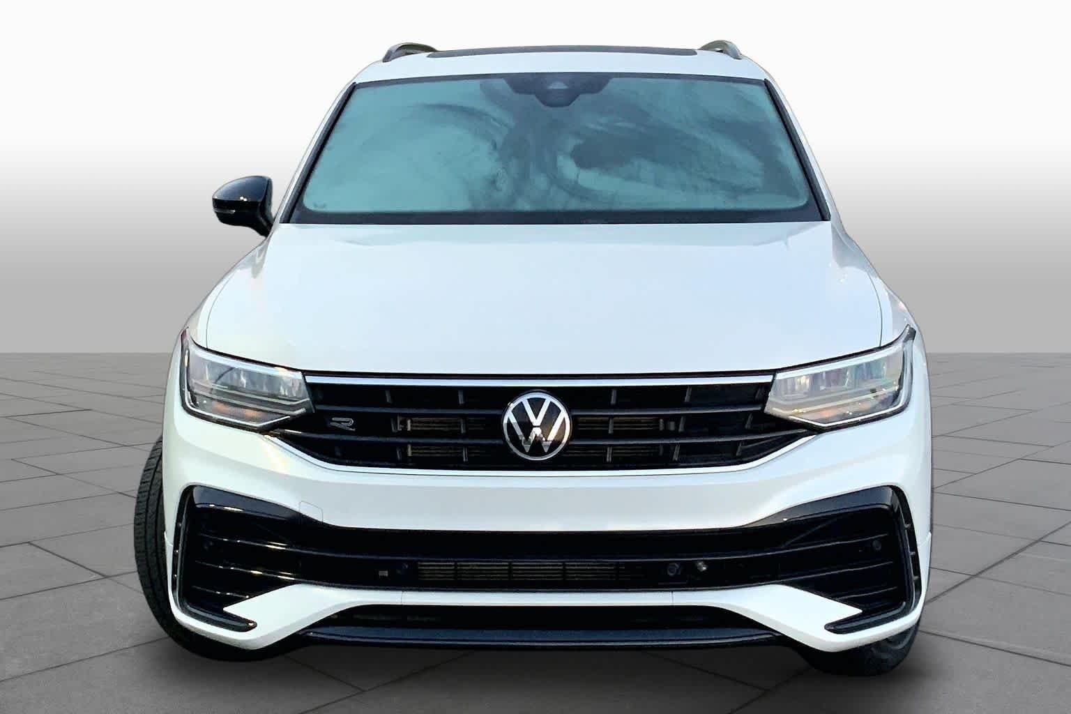 Used 2023 Opal White Pearl Volkswagen SE R-Line Black image 4