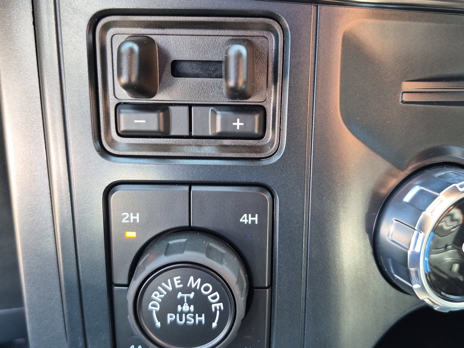 New 2025 Space White Metallic Ford Tremor® image 26