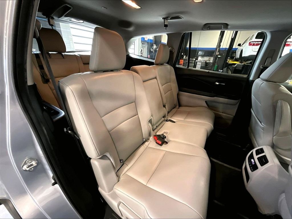 Used 2019 Gray Honda EX-L image 16