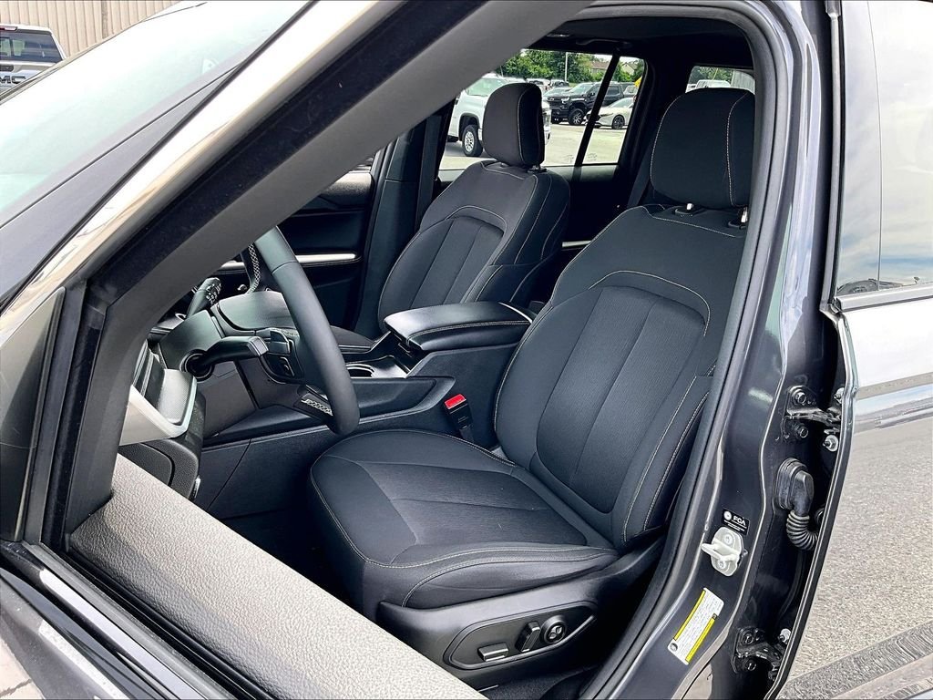 Used 2024 Baltic Gray Metallic Clearcoat Jeep Laredo X image 10