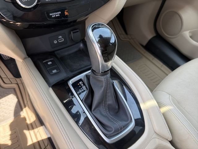 Used 2019 Red Nissan SL image 21