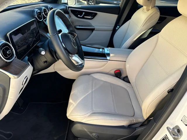 Used 2025 White Mercedes-Benz GLC 350e image 29