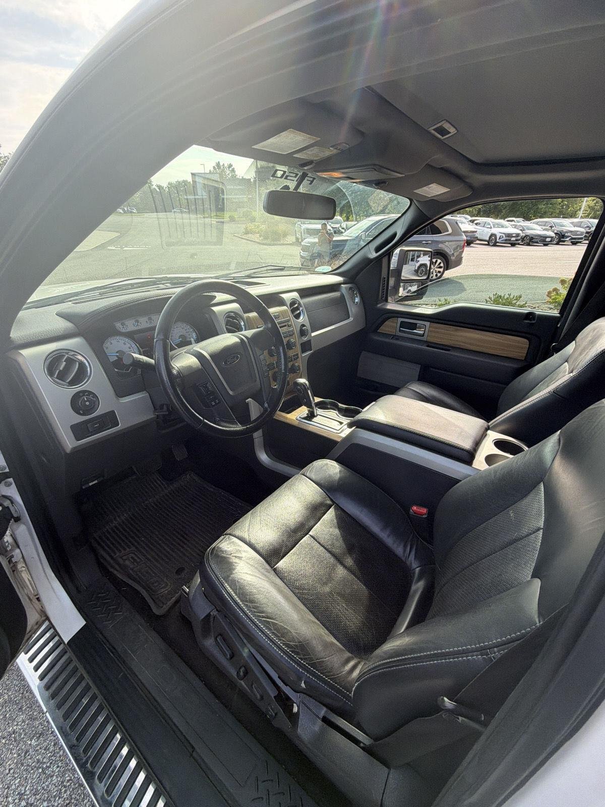 Used 2011 White Platinum Metallic Tri-Coat Ford Lariat image 10