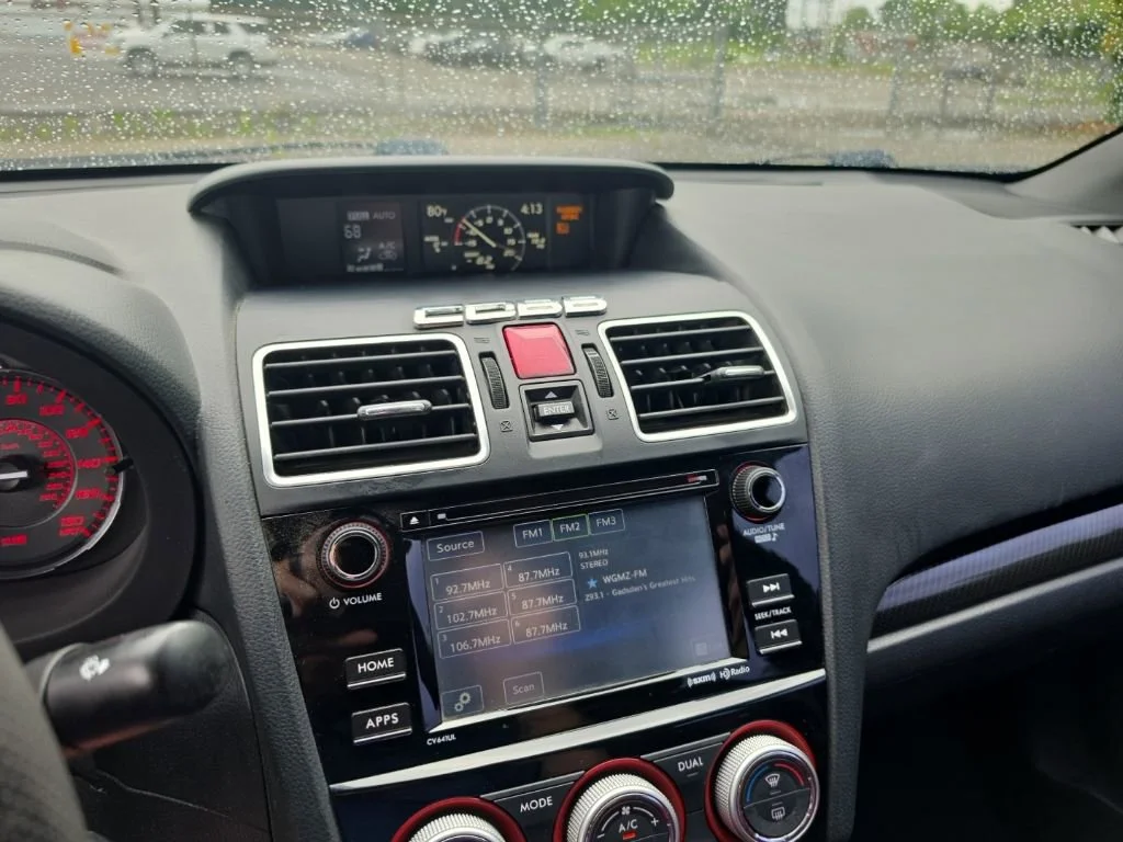 Used 2016  Subaru Base image 22