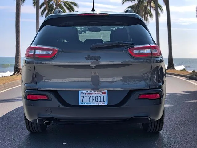 Used 2016 Gray Jeep Limited image 6