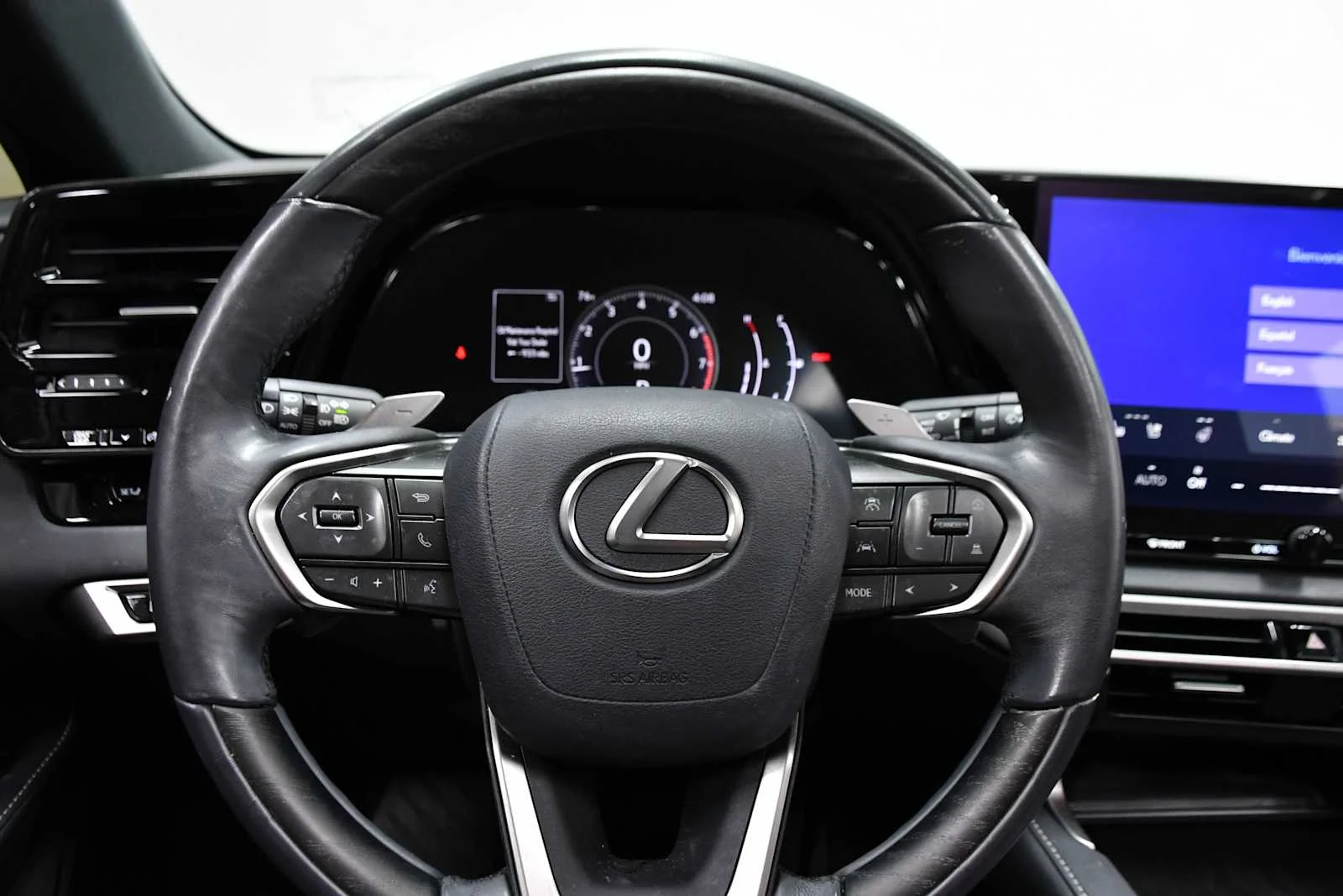 Used 2023 Eminent White Pearl Lexus Premium image 17