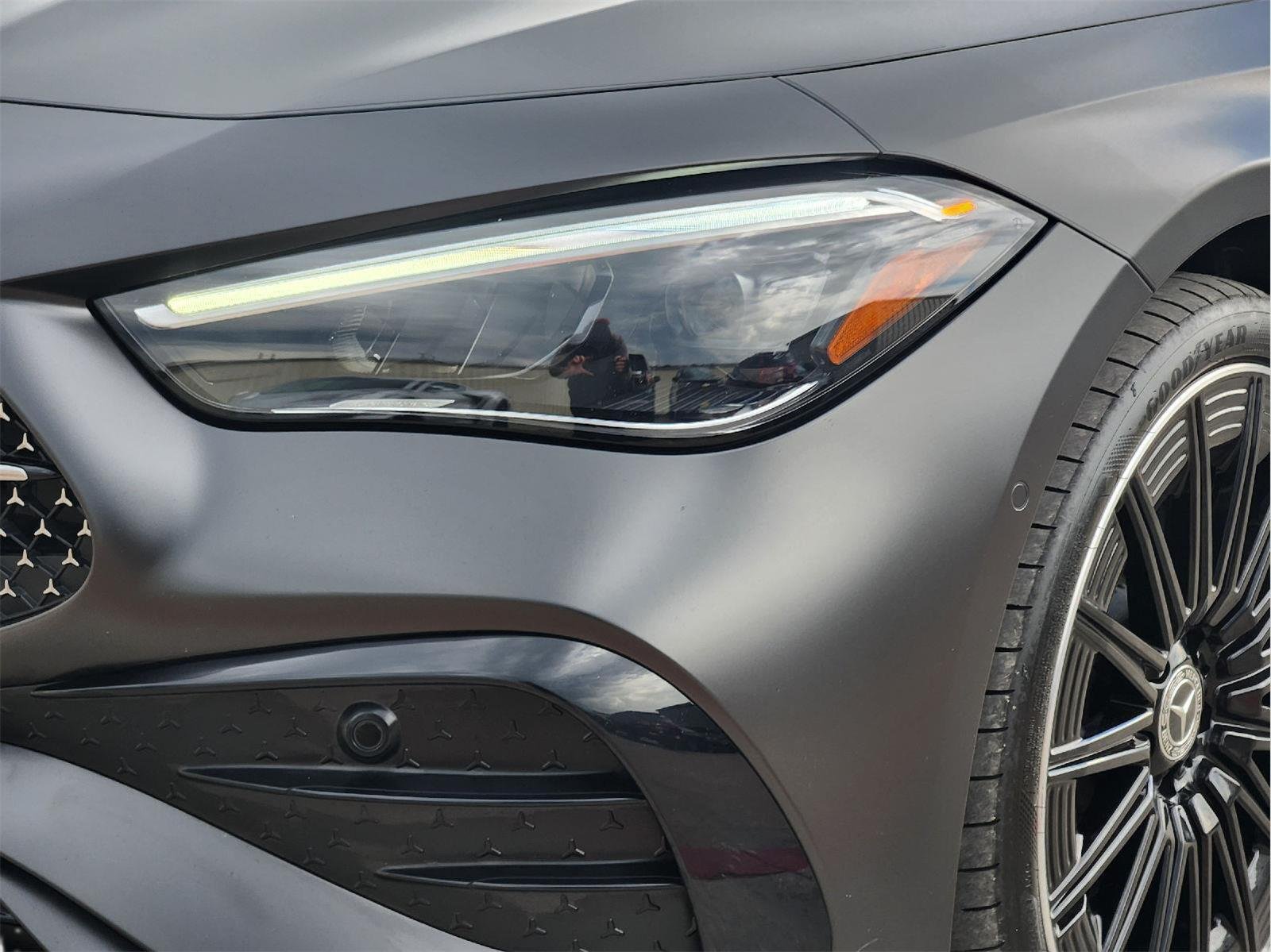 Used 2024 Gray Mercedes-Benz 4MATIC® image 8