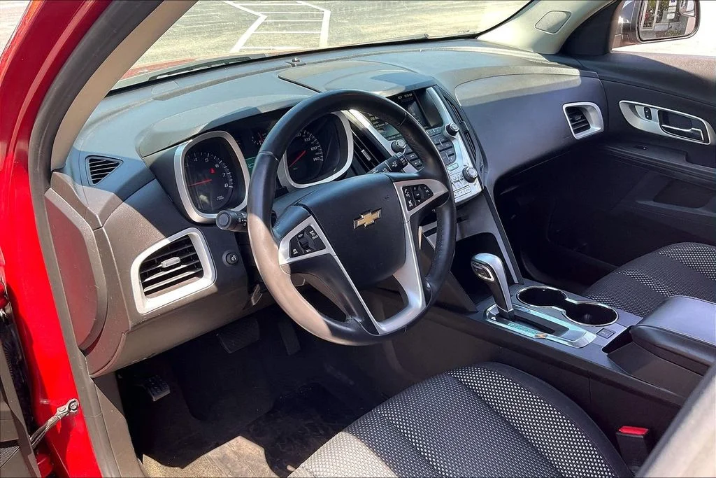Used 2013 Red Chevrolet LT image 17