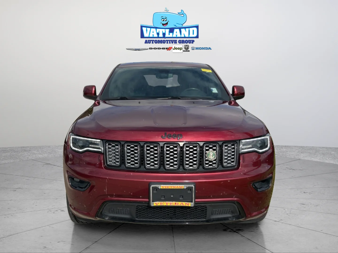 Used 2020 Velvet Jeep Altitude image 21
