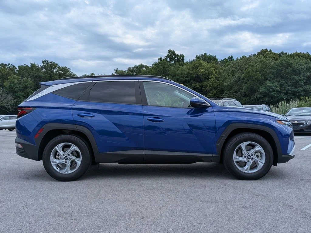 Used 2024 Blue Hyundai SEL image 8