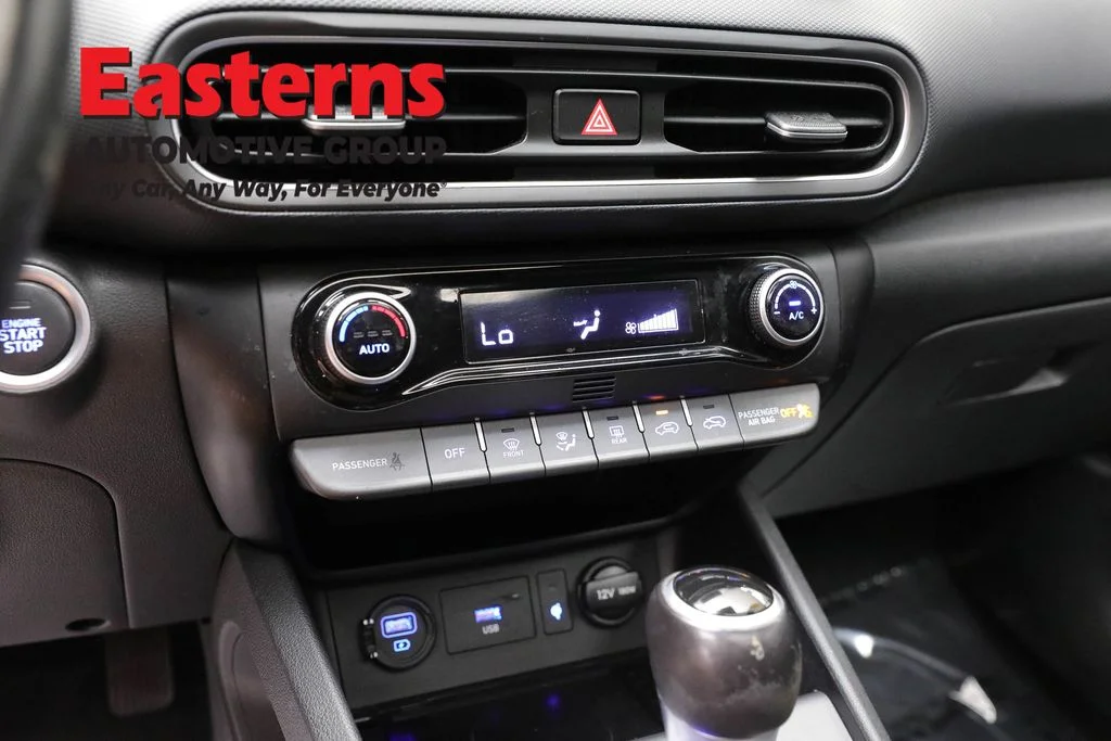 Used 2022 Black Hyundai SEL image 20