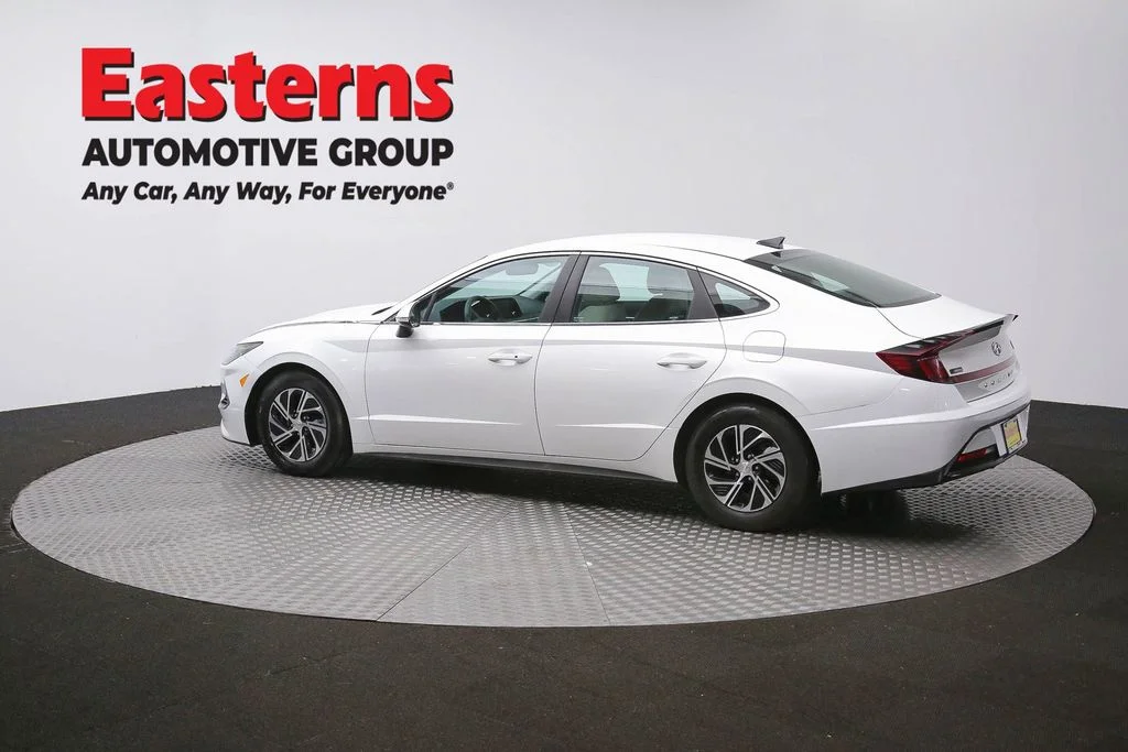 Used 2021 White Hyundai Blue image 58