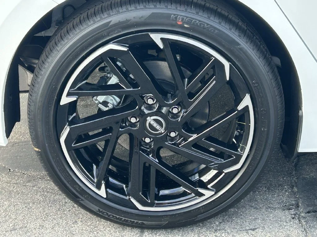 New 2027 Aspen White TriCoat Nissan SR image 7