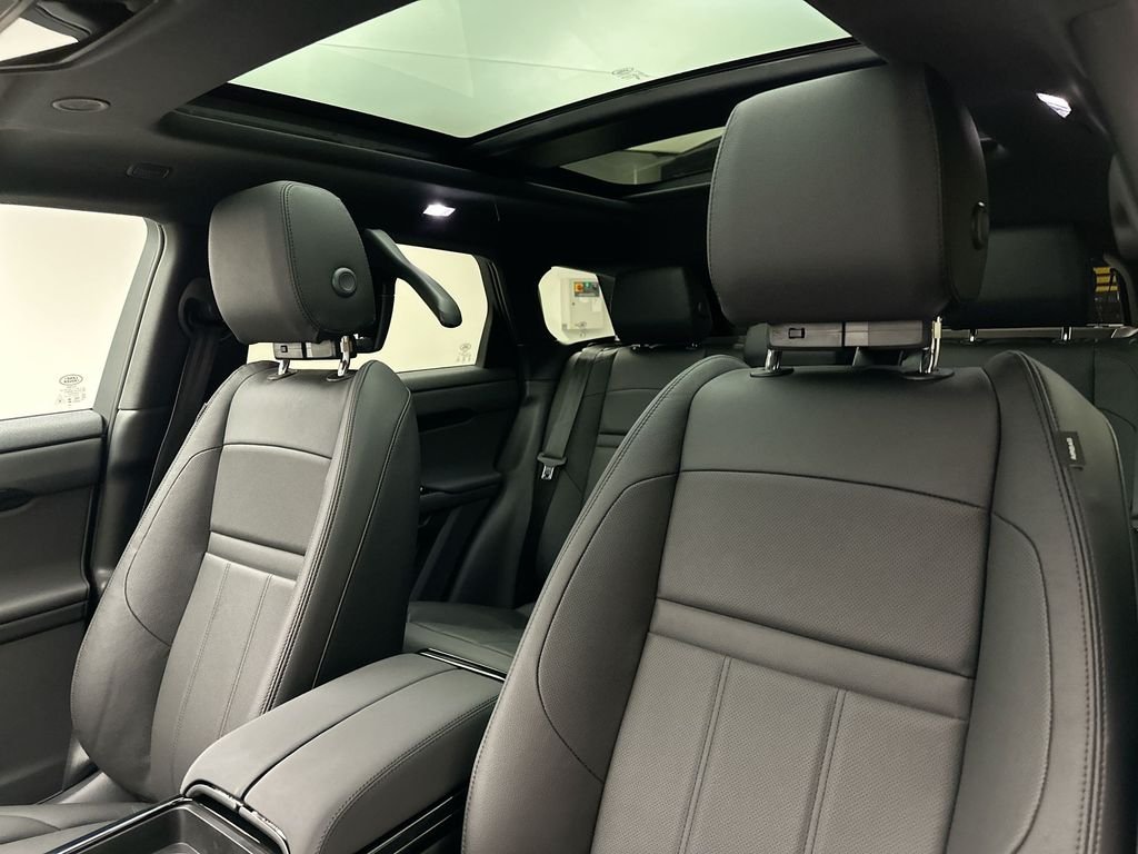 Used 2026 Santorini Black Metallic Land Rover S image 9
