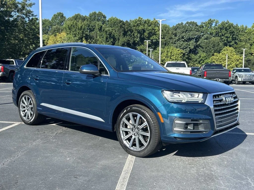 Used 2018  Audi 2.0T Premium Plus image 1
