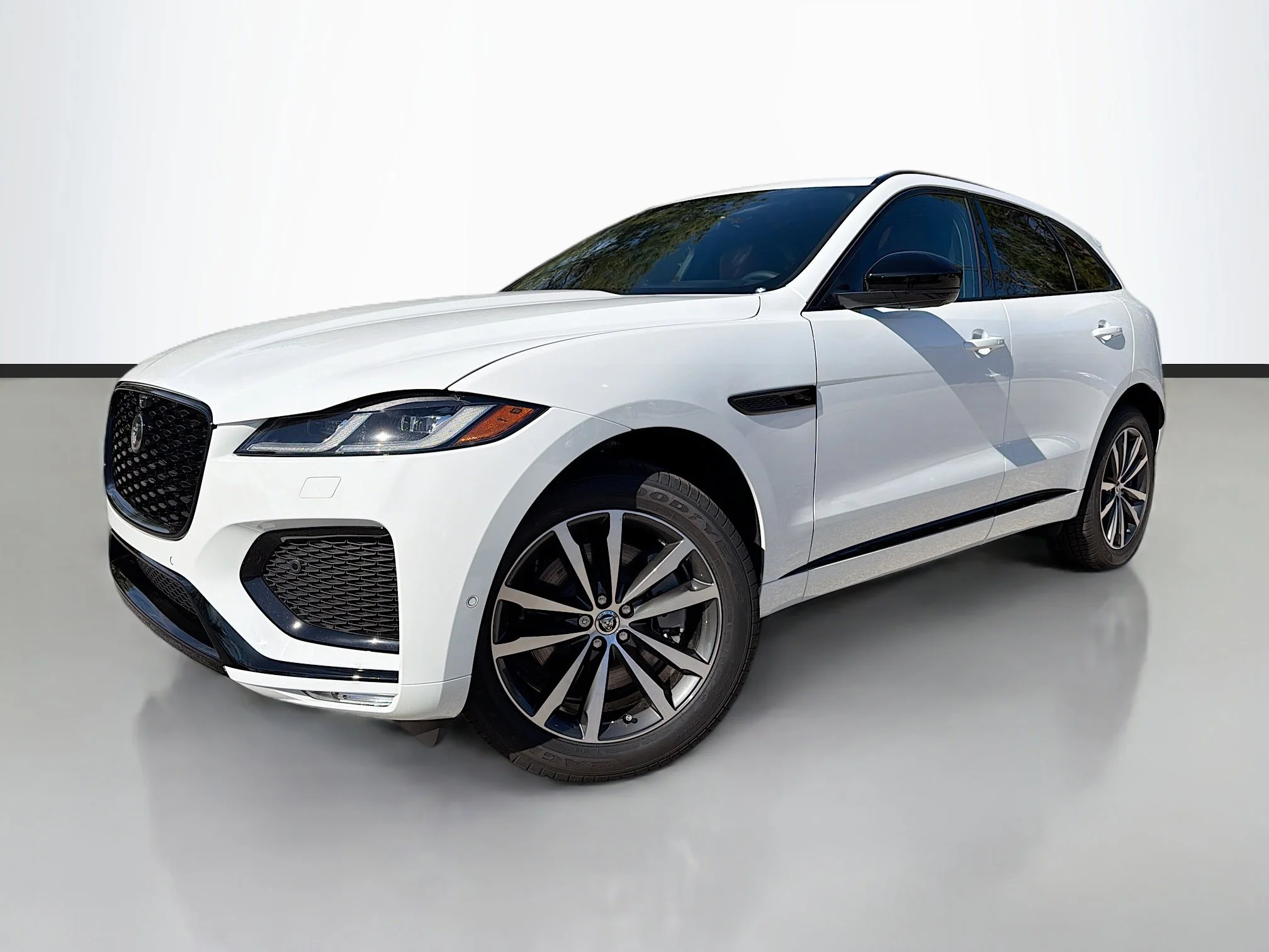 2026 Jaguar F-PACE P250 R-Dynamic S's photo
