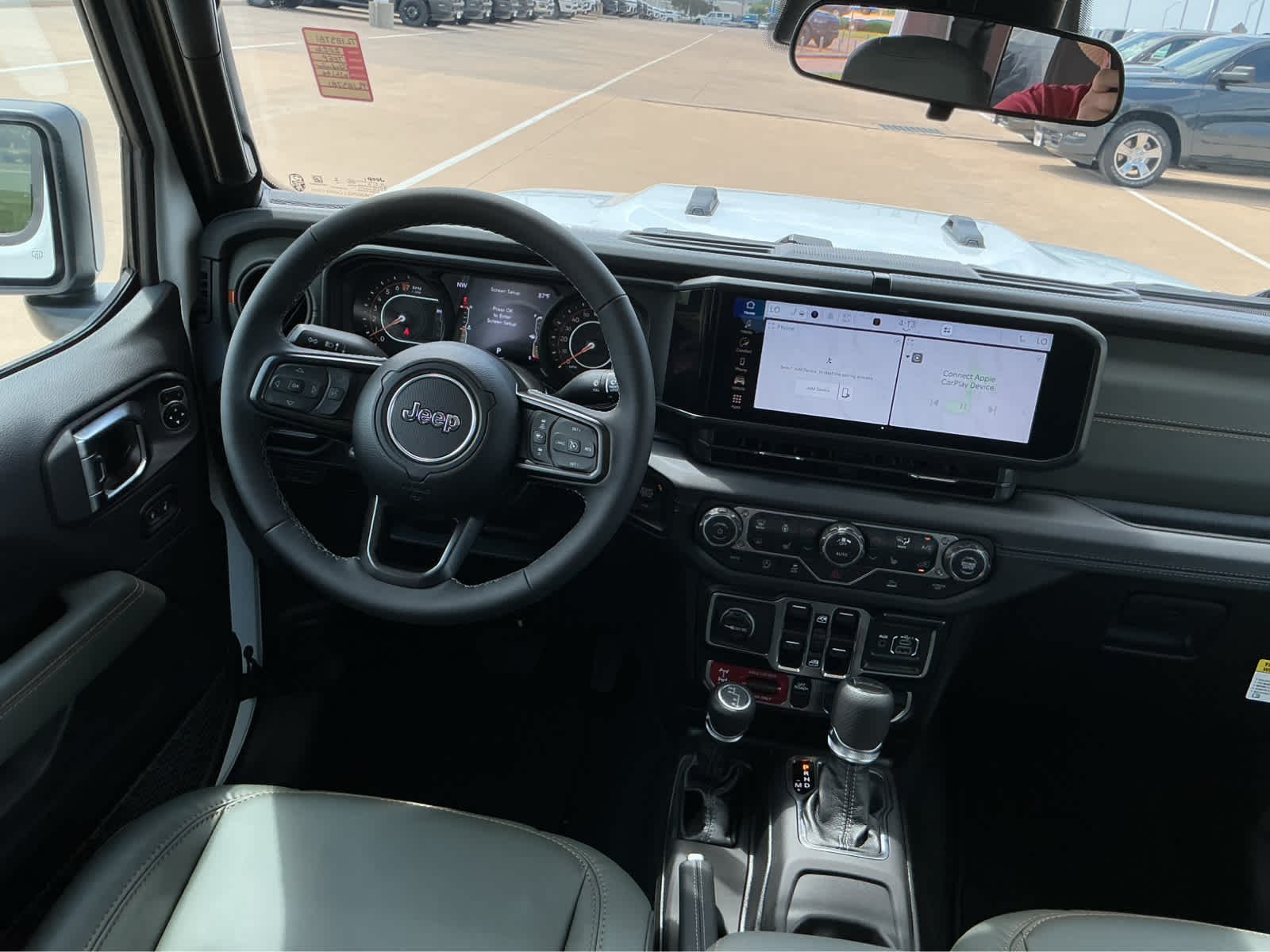 New 2026 Bright White Clear-Coat Exterior Paint Jeep Mojave image 23