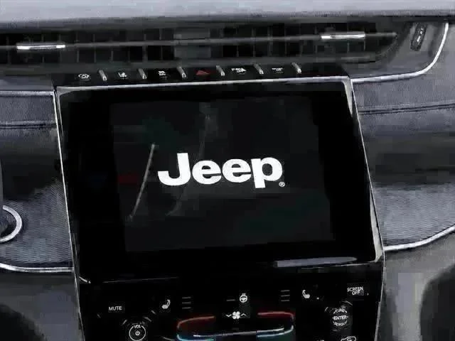 New 2025 Bright White Clear-Coat Exterior Paint Jeep Altitude X image 23