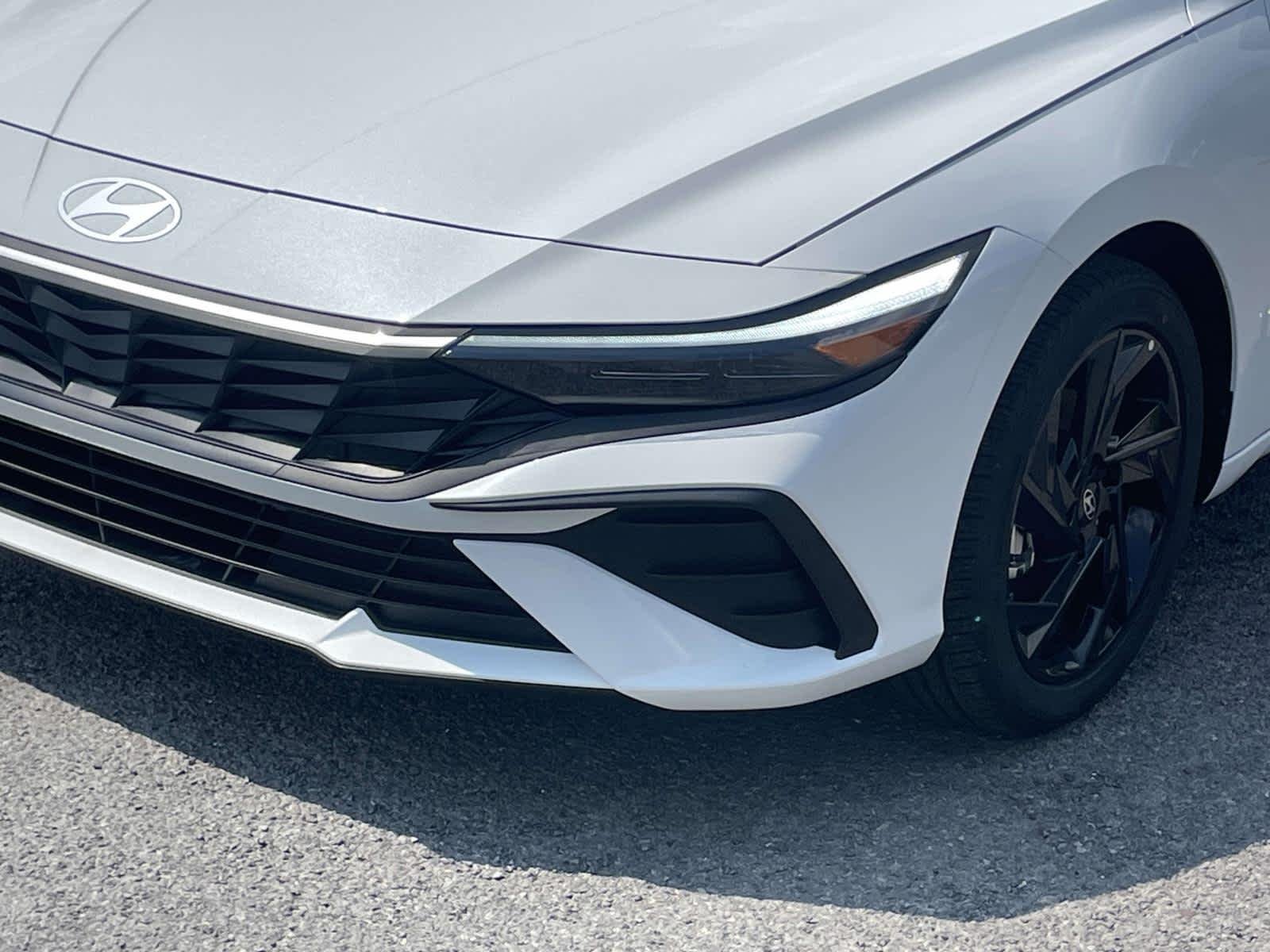 New 2026 Serenity White Hyundai SEL Sport image 13