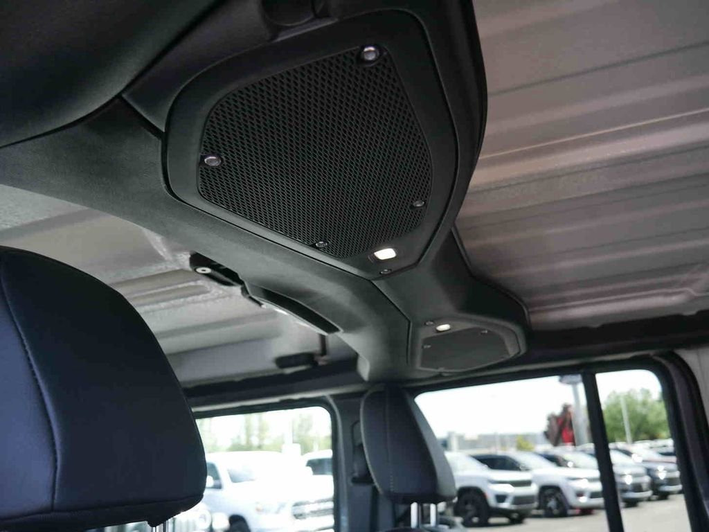 Used 2025 Gray Jeep Rubicon image 19