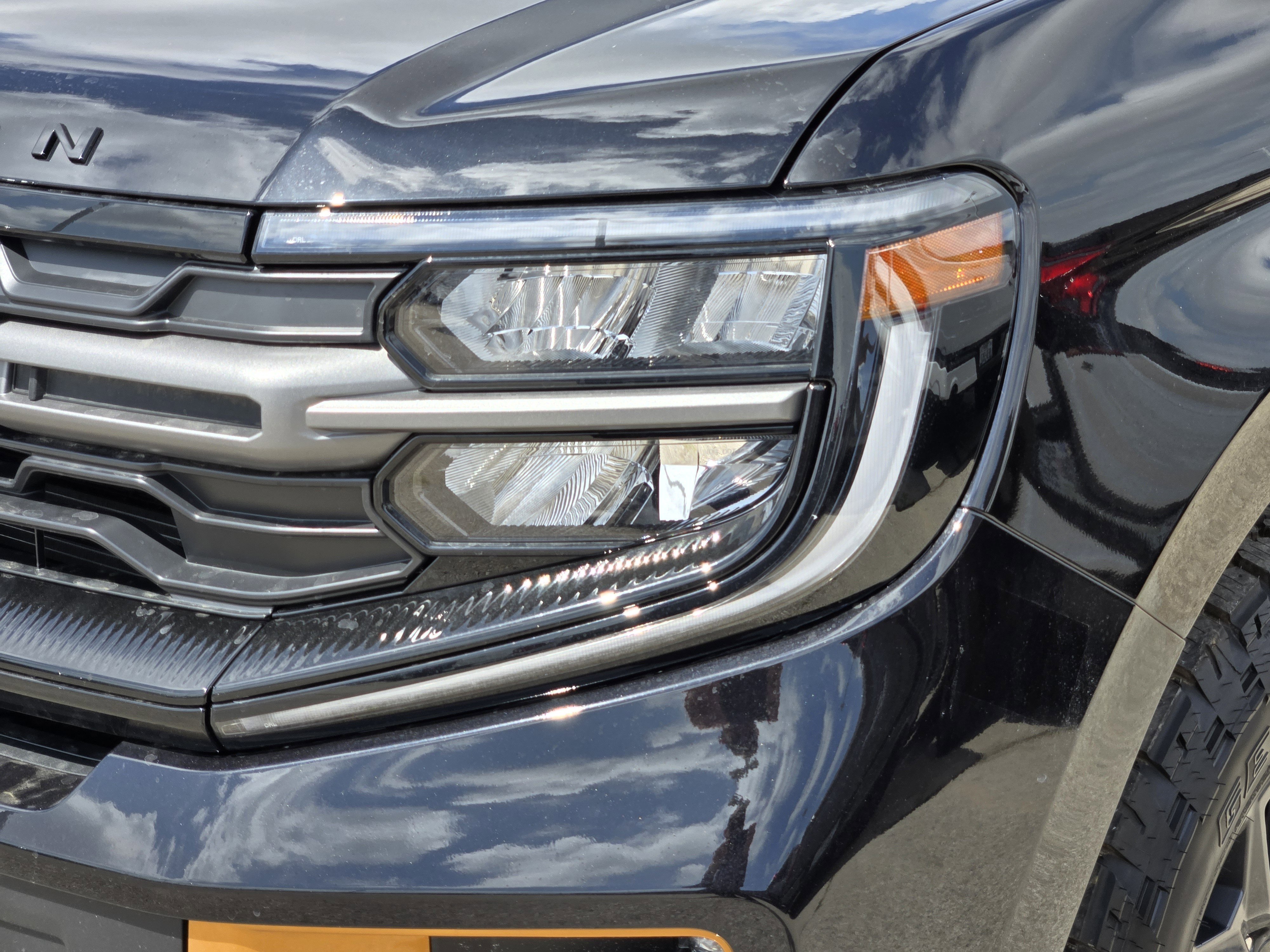 New 2026 Agate Black Metallic Ford Tremor image 5