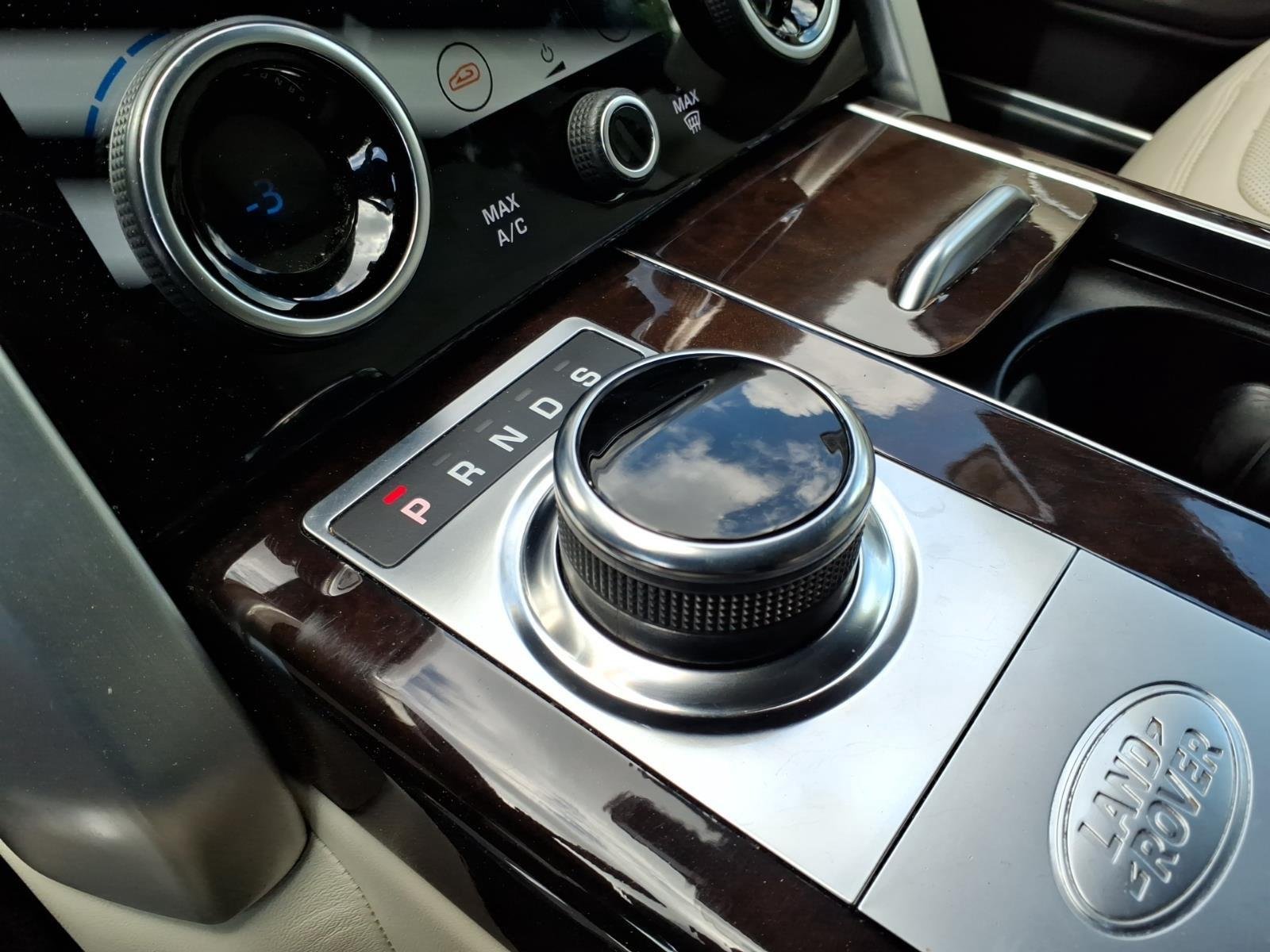 Used 2020 Santorini Black Metallic Land Rover Autobiography image 9