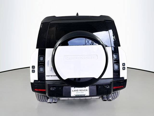 2026 Land Rover Defender V8 - Photo 6