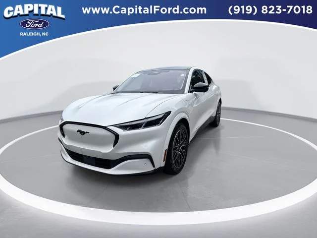 Used 2025 White Ford Premium image 4