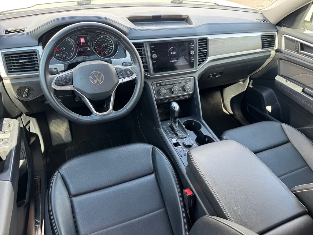 Used 2021 White Volkswagen 3.6L V6 SE w/Technology image 11