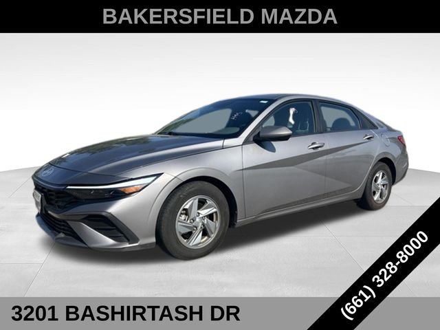 Used 2024 Silver Hyundai SE image 26