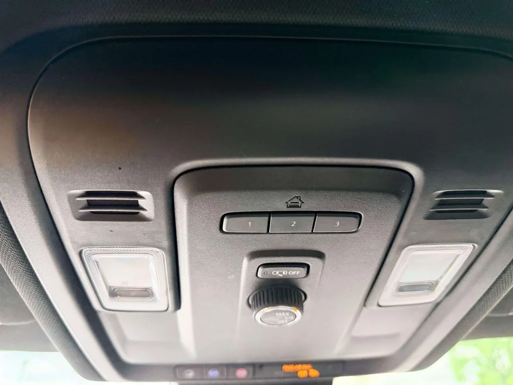 Used 2024 Red Chevrolet Z71 image 26