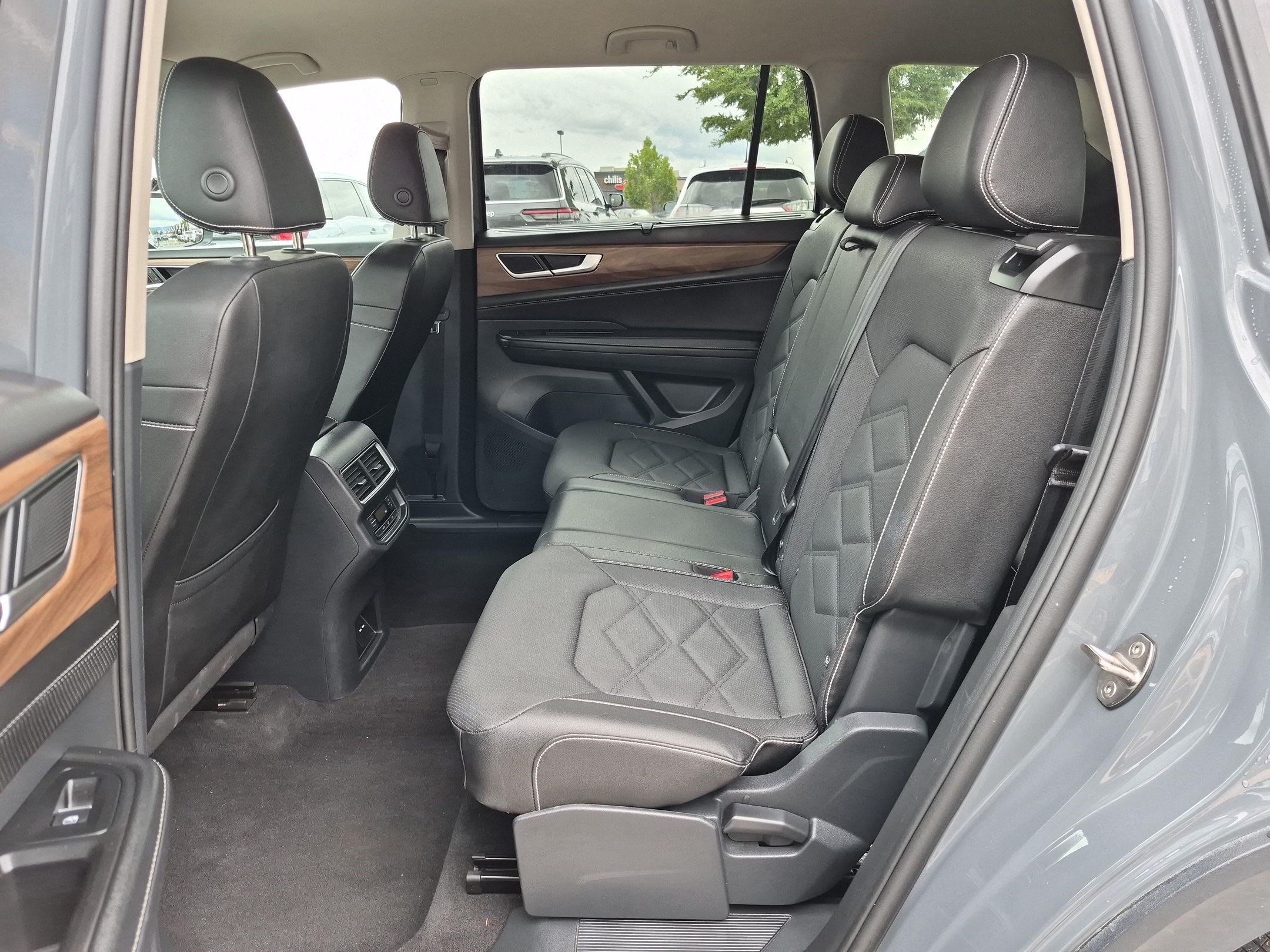 Certified Used 2025 Pure Gray Volkswagen 2.0T SE w/Technology image 27