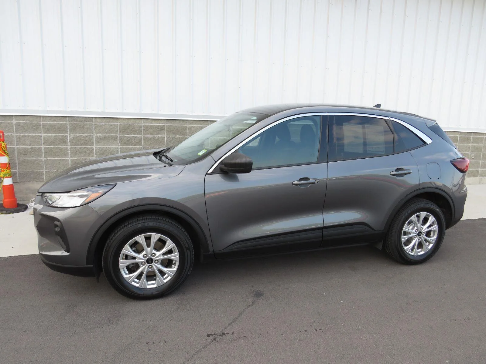 Used 2023  Ford Active image 15