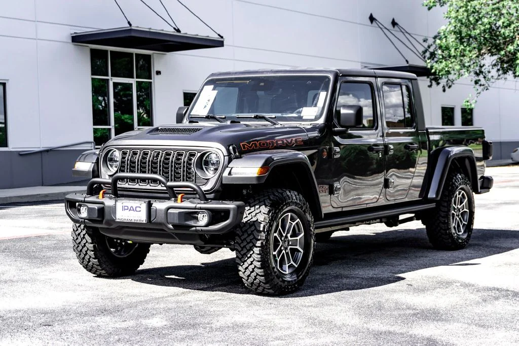 New 2025 Gray Jeep Mojave image 6