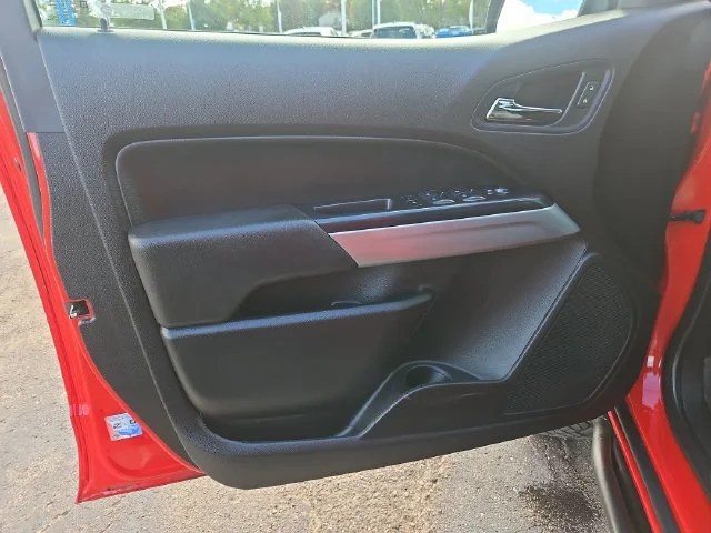 Used 2019 RED HOT Chevrolet 4WD ZR2 image 10