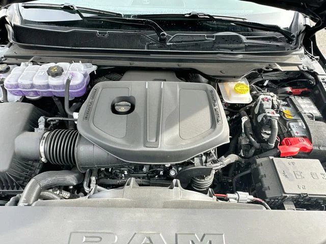 New 2026 Diamond Black Crystal Pearl-Coat Exterior Paint RAM Big Horn/Lone Star image 27