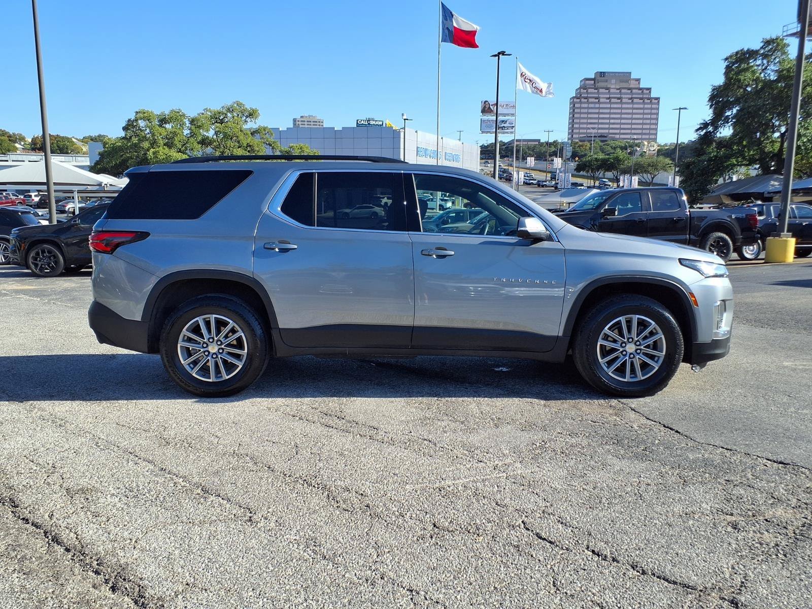 Used 2023 Sterling Gray Metallic Chevrolet LT Cloth image 4