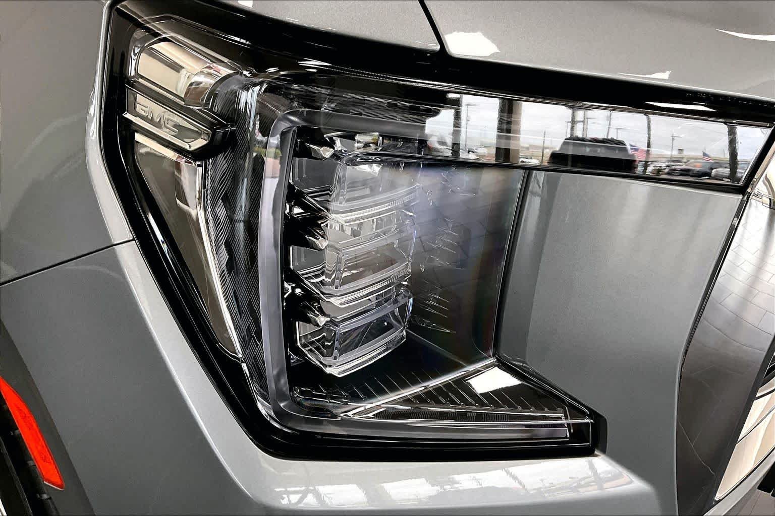 Used 2023 Sterling Metallic GMC SLT image 28