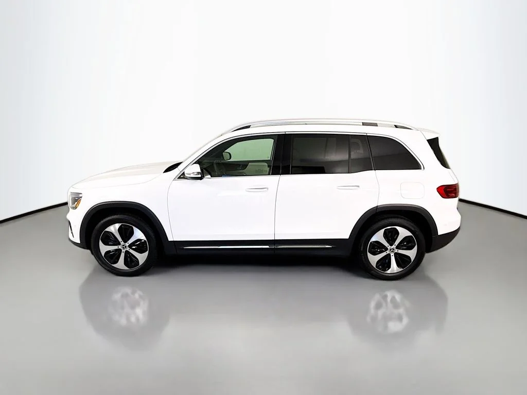 Certified Used 2025 Polar White Mercedes-Benz GLB 250 image 2