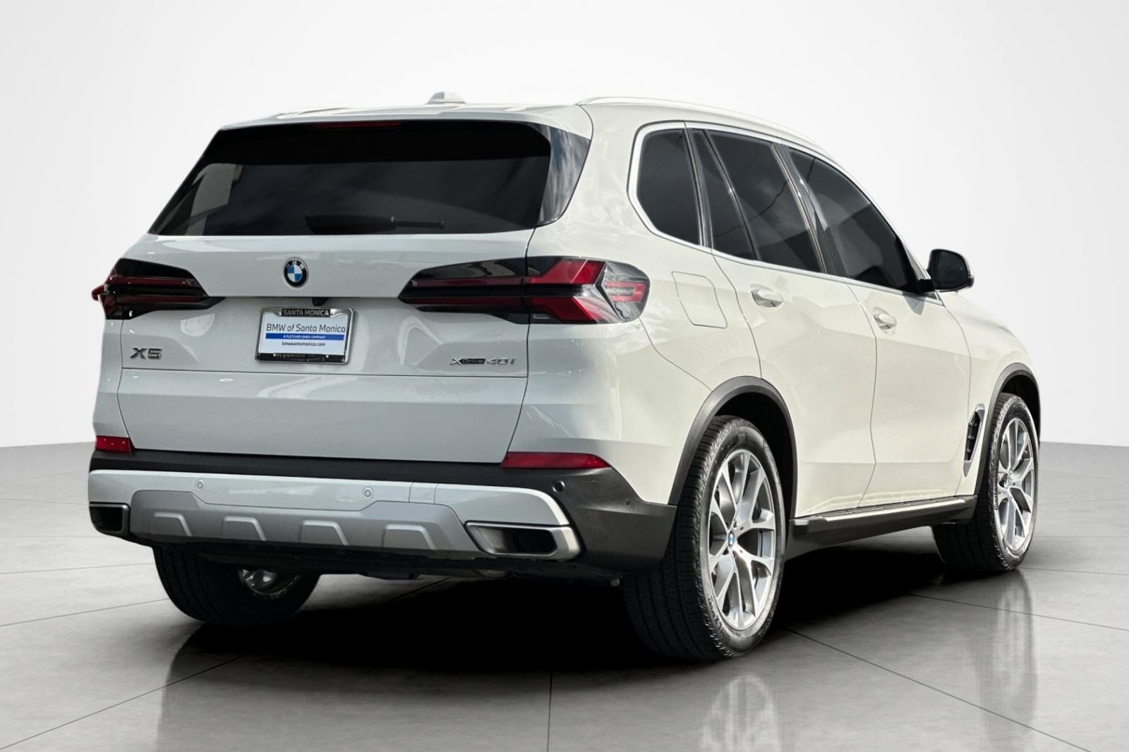 Certified Used 2024 Alpine White BMW xDrive40i image 5