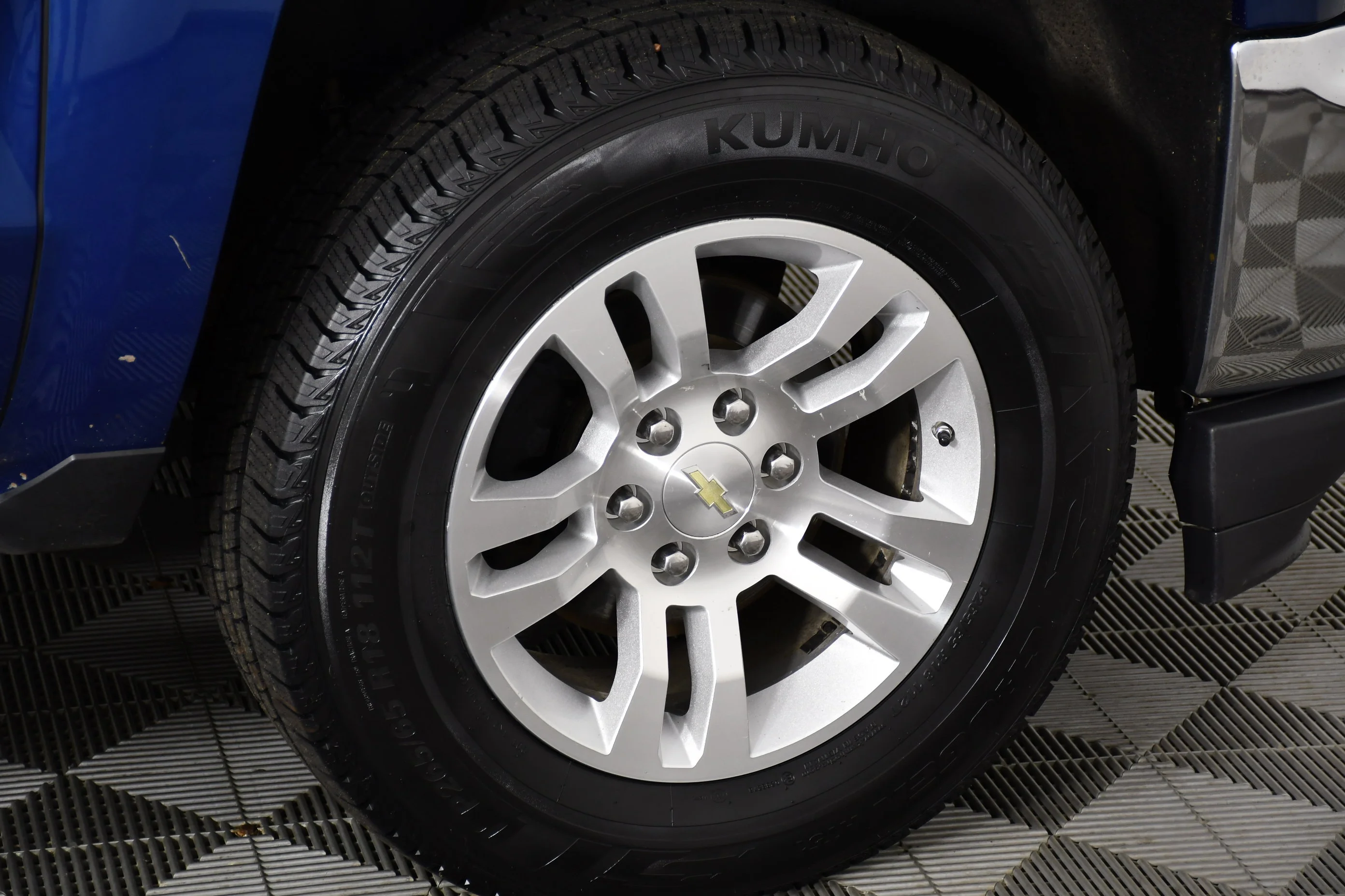 Used 2018 Deep Ocean Blue Metallic Chevrolet LT image 58