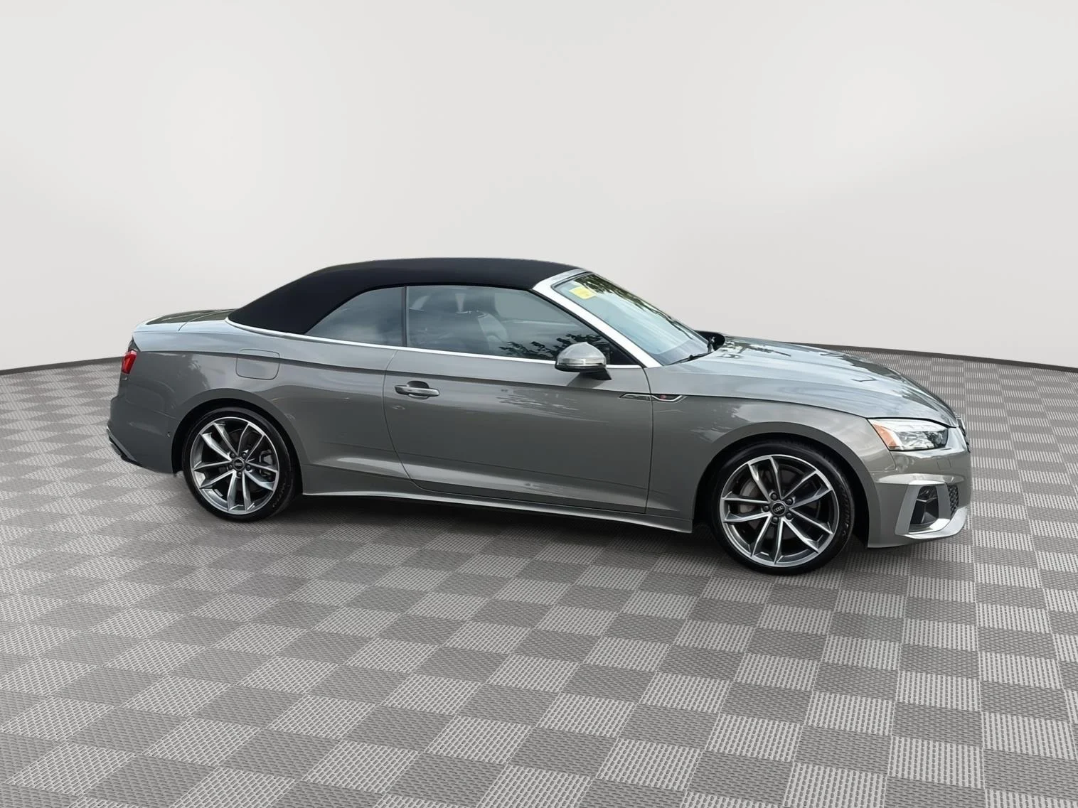 Used 2023 Chronos Gray Metallic/Black Roof Audi S line Prestige image 4