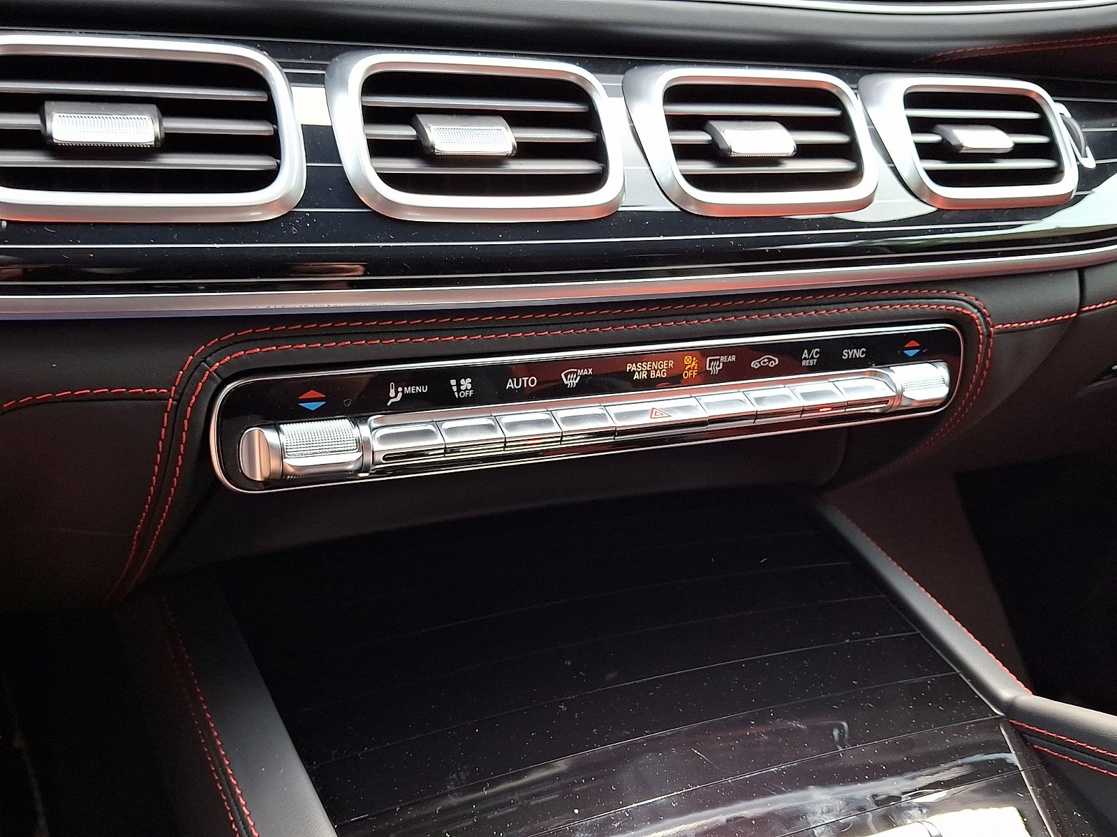 New 2026 MANUFAKTUR Moonlight White Metallic Mercedes-Benz AMG® GLE 53 4MATIC+ SUV image 37