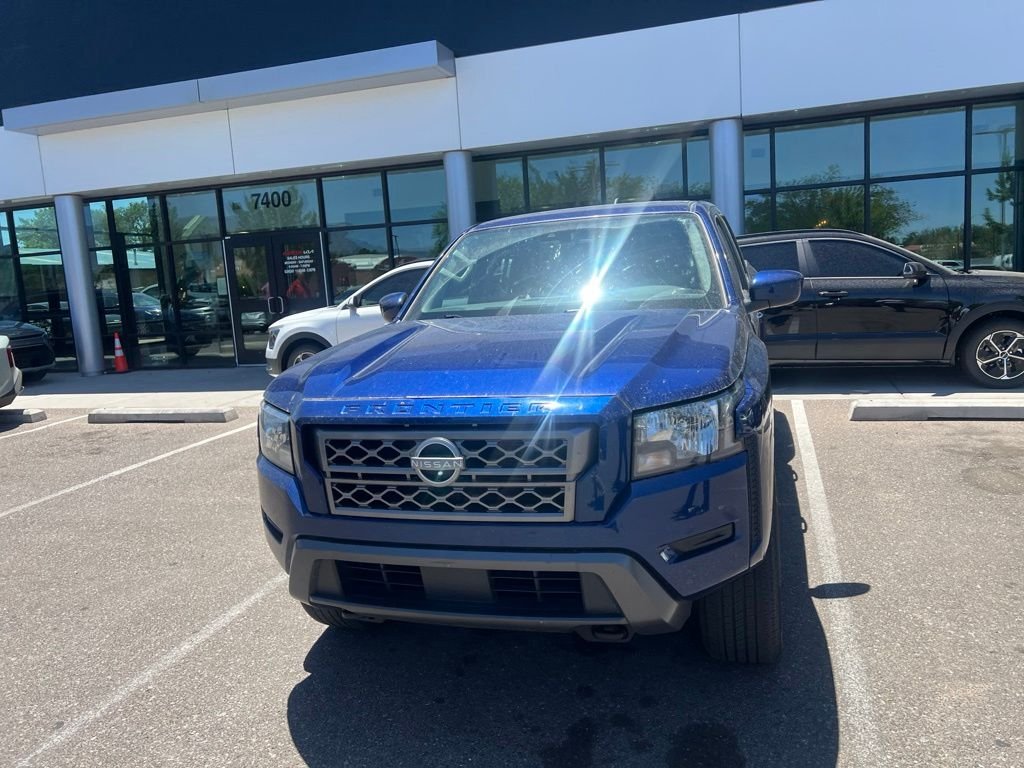 Used 2022 Blue Nissan SV image 3
