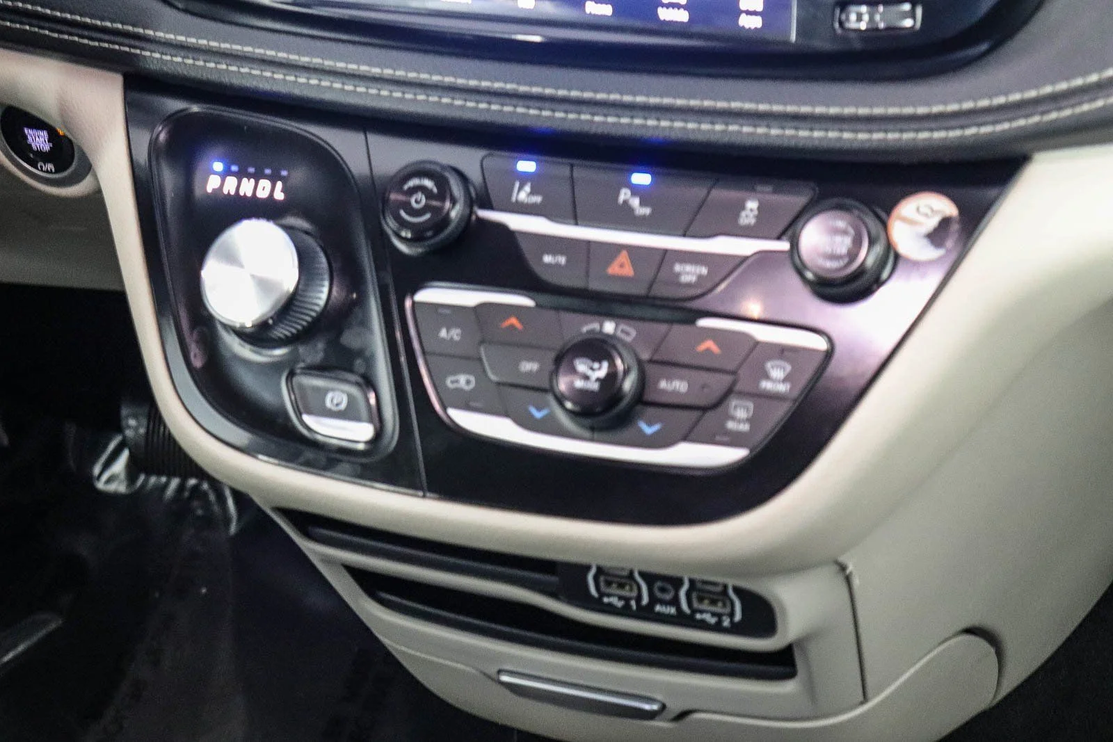 Used 2024 Black Chrysler Select image 13