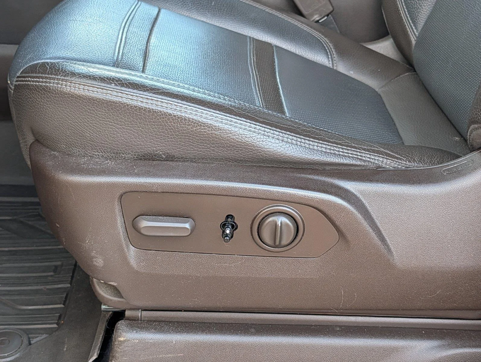 Used 2021 SATIN STEEL METALLIC GMC Denali image 11