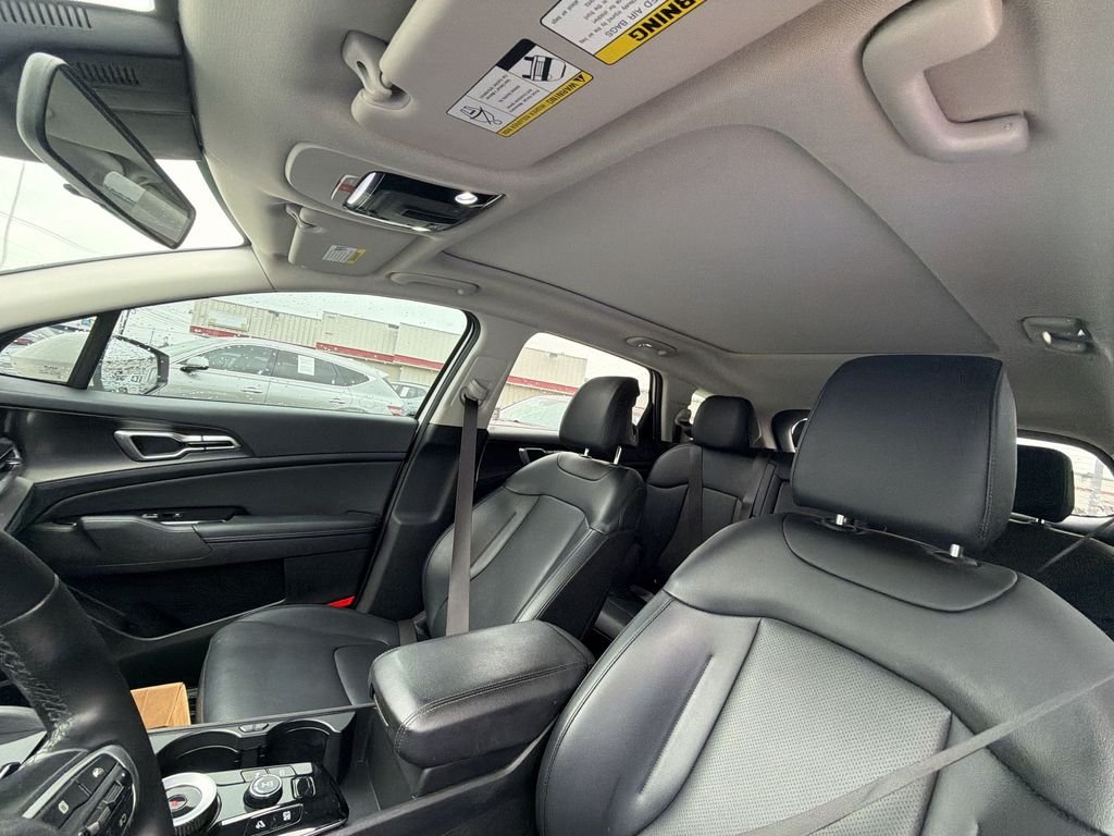 Used 2023 White Kia EX image 22