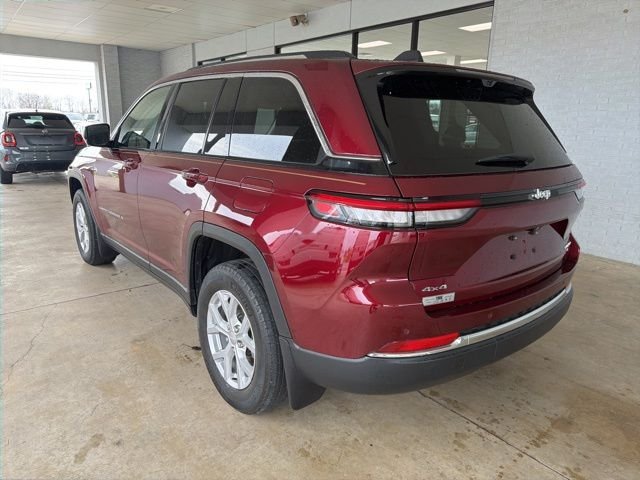 Used 2023 Red Jeep Limited image 3