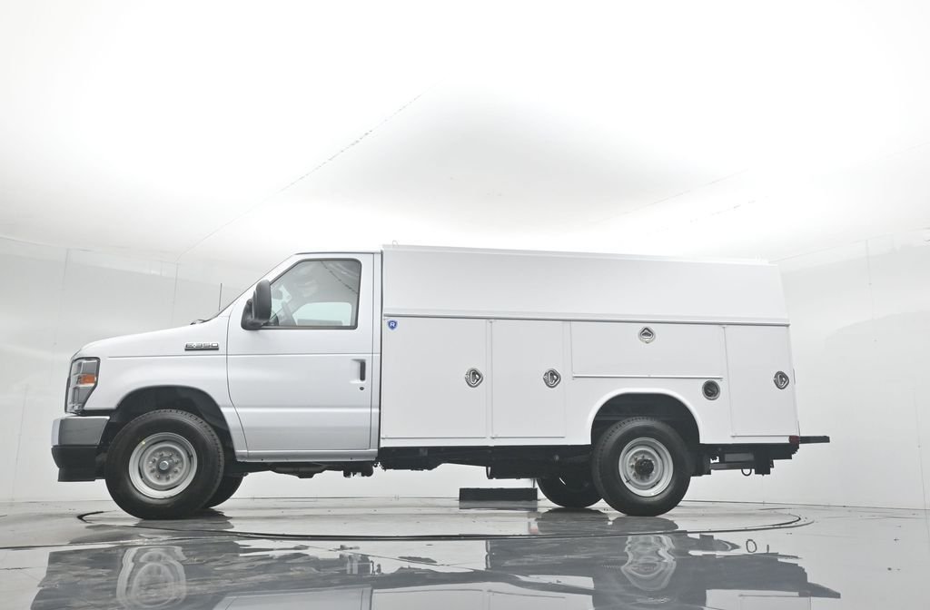 New 2026 Oxford White Ford Base image 37