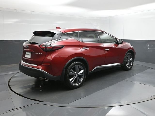 Used 2022 Red Nissan Platinum image 8